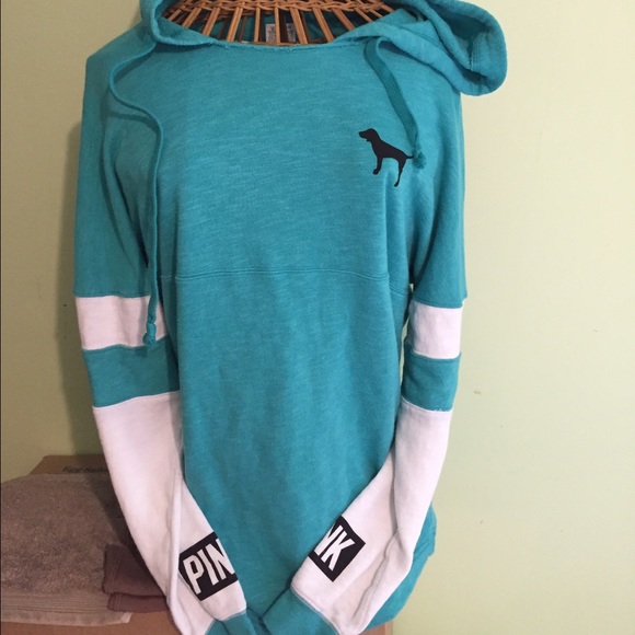 Victoria's Secret pink hoodie varsity small 💙💙💙