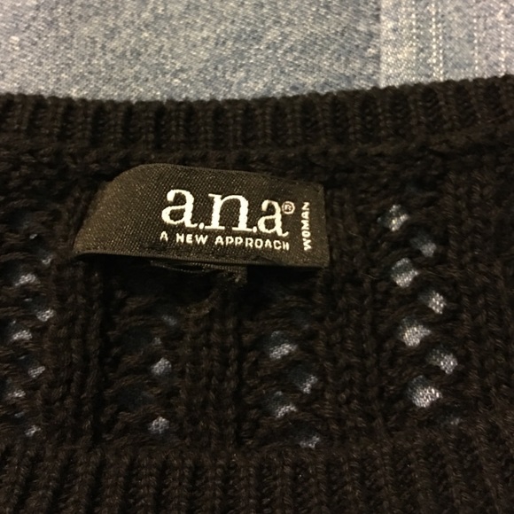 a.n.a. Sweater bundle - Picture 2 of 4