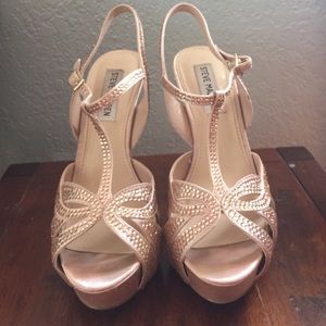 Steve Madden champagne colored pumps