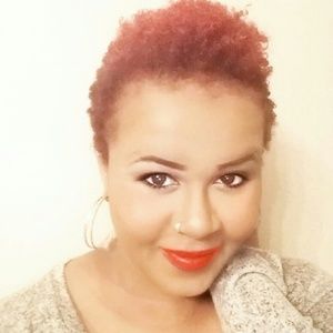 Meet your Posher, Alicia