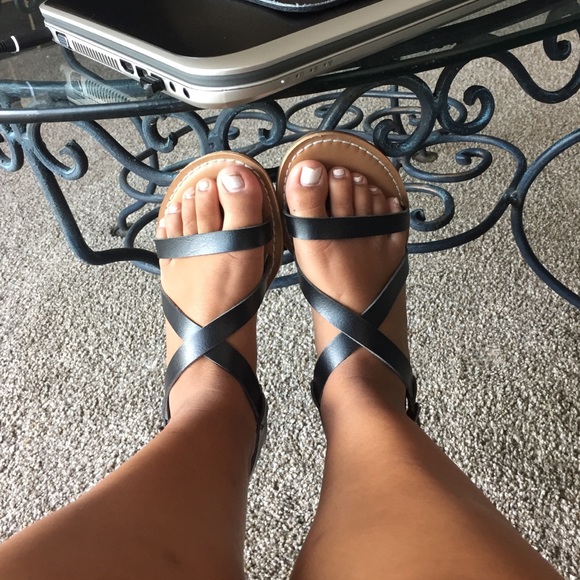 Old Navy Strappy Sandals NEED GONE ASAP
