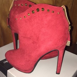 RED HOT BOOTIES