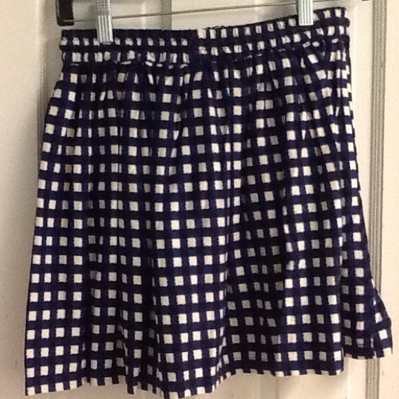 Forever 21 Plaid Skirt - Picture 2 of 3
