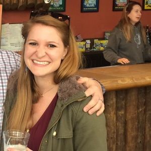 Meet your Posher, Lauren