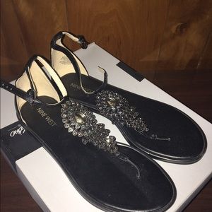 Flats Sandals with Jewelry on Top