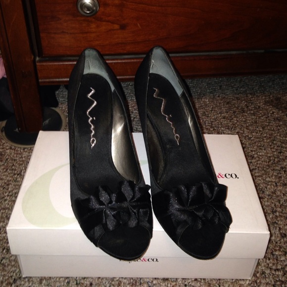 Black Heels - Picture 1 of 3