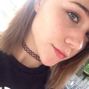 Meet your Posher, Mia