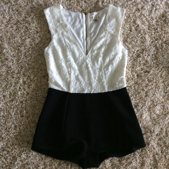 NWOT Cope white lace romper