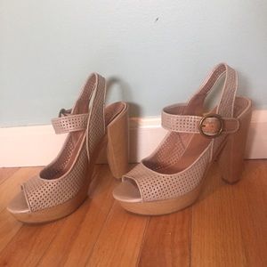 Cute lucky brand stacked heel