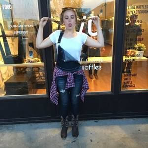 Meet your Posher, Cami