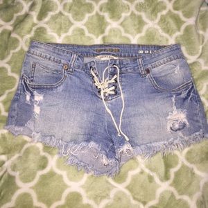 Billabong size 7 shorts