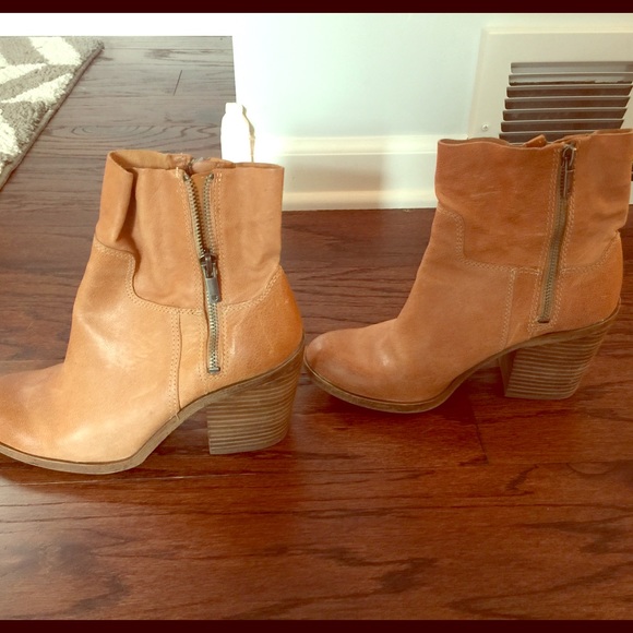 Lucky Brand zipper Booties
