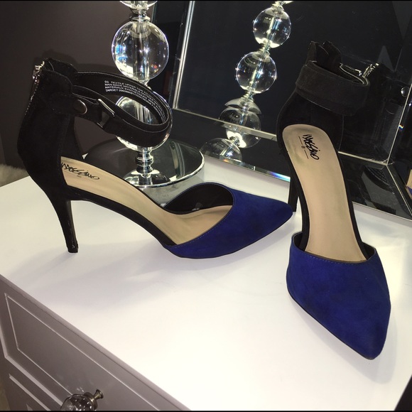 Royal blue and black suede heels - Picture 3 of 4
