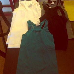 7 Tanktops