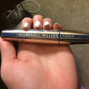 Lóreal voluminous million lashes
