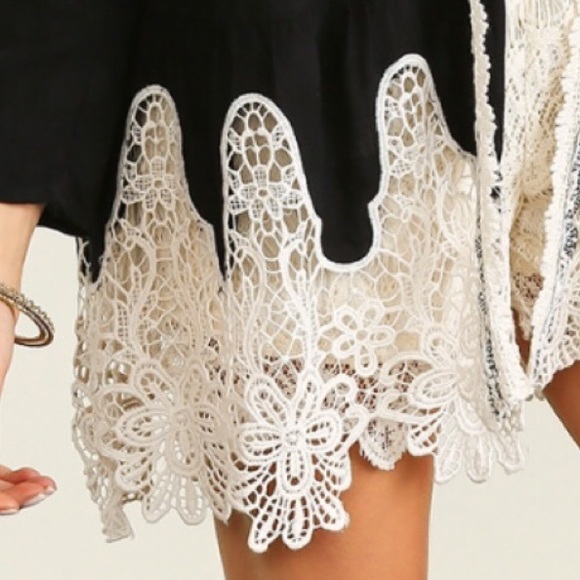 Lace trimmed  Cardigan - Picture 2 of 3