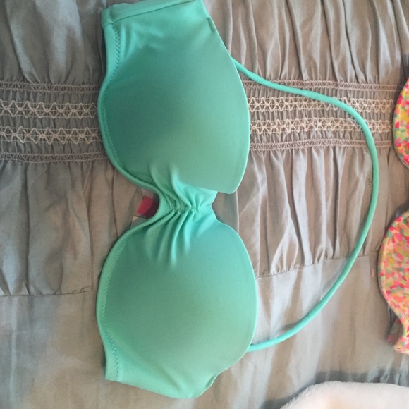 Victoria's Secret swim top - Picture 1 of 3