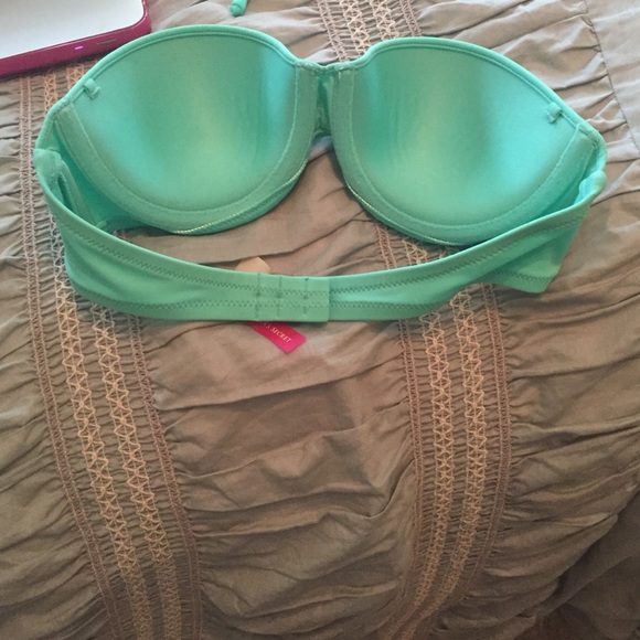 Victoria's Secret swim top - Picture 2 of 3