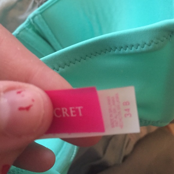 Victoria's Secret swim top - Picture 3 of 3