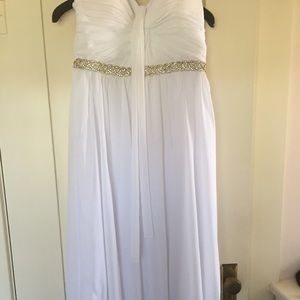 White Floor-length Formal Dress