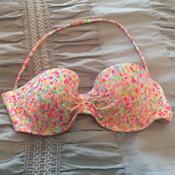 Victoria's Secret swim top - Picture 1 of 3