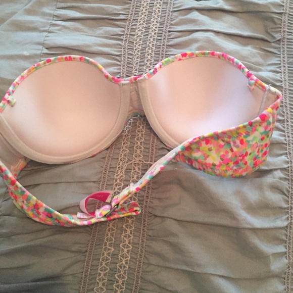 Victoria's Secret swim top - Picture 2 of 3