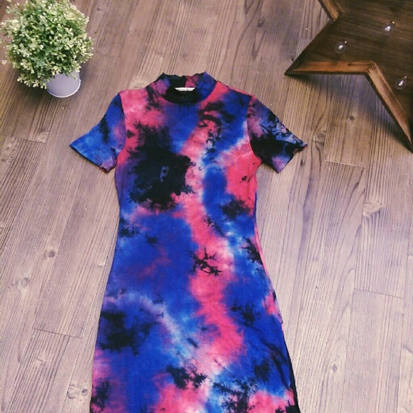 Quick sale!! NWOT High Neck Tie Dye Maxi Small