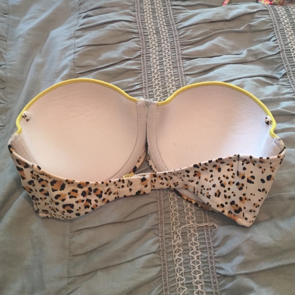 Victoria's Secret swim top - Picture 2 of 3