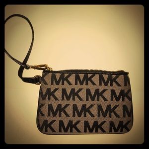 Michael Kors Wristlet- AUTHENTIC, NWT