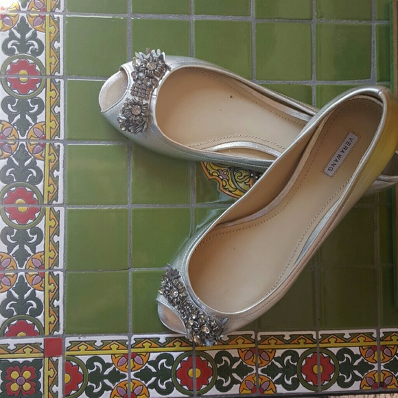 Vera Wang Silver Flats