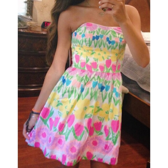 Lilly Pulitzer Dresses & Skirts - lilly pulitzer floral dress 🌸