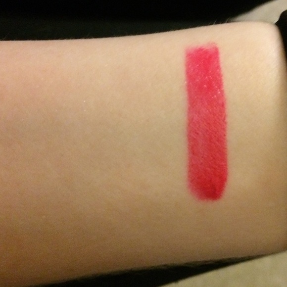 Too faced melted candy lipstick - Picture 3 of 3