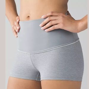 Lululemon Boogie Short Roll Down Grey size 8