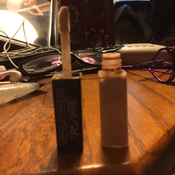 Jessie's girl eyeshadow primer - Picture 2 of 2