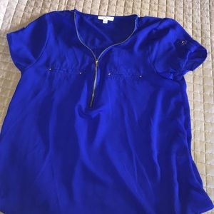Blue blouse with gold detail Blue blouse with gold detail