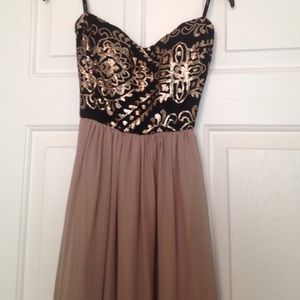 SUPER cute strapless long dress!