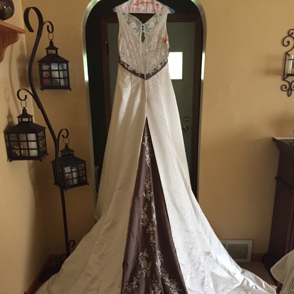 PRICE DROP - Picture 2 of 5