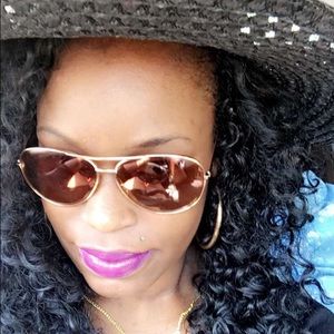 Meet your Posher, Desiree