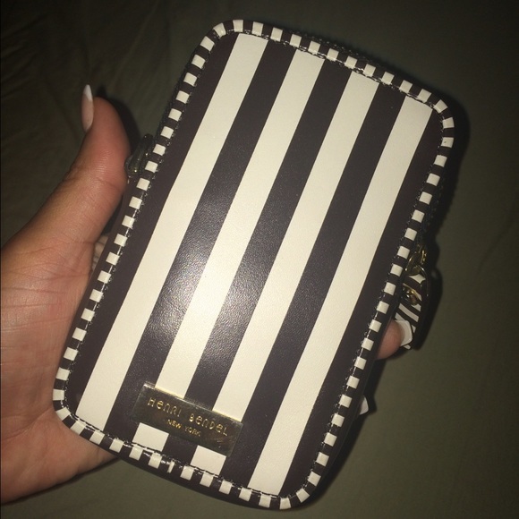 Henri Bendel IPhone 5-5s Case Wallet