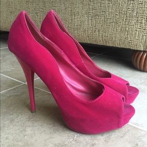 Fuscha heels