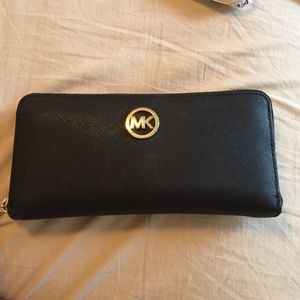 Michael kors wallet