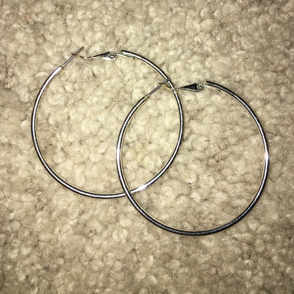 Sliver hoop earrings
