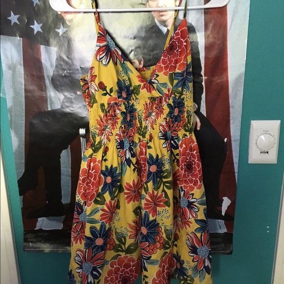 Extremely cute Sun Dress (perfect for summer)