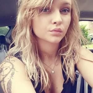 Meet your Posher, Leah