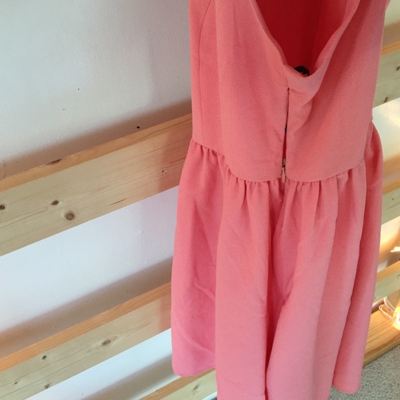 Pink cutout dress - Picture 3 of 4