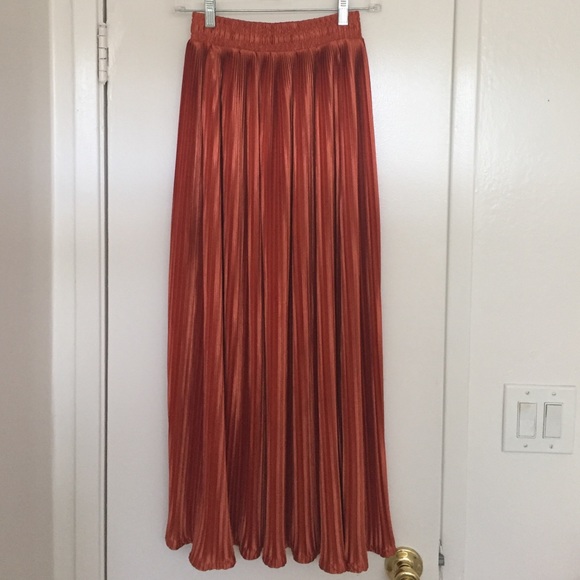 American apparel accordion skirt