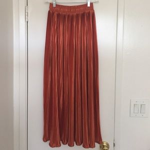 American apparel accordion skirt