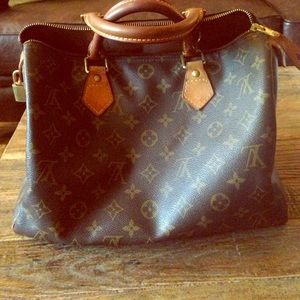 Authentic Louis Vuitton speedy 30 handbag