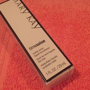 MARY KAY matte wear liquid foundation