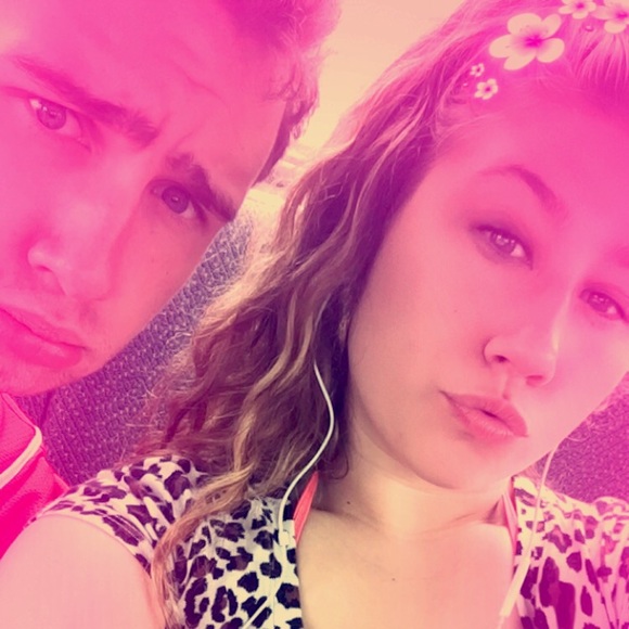 Meet your Posher, Amber - Picture 1 of 1